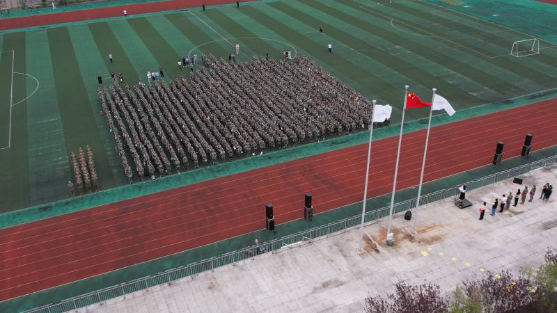 學(xué)院舉行2025級(jí)新生軍訓(xùn)開營儀式